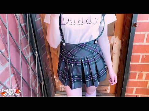 ❤️ Schoolgirl Sucks a dick gu domhainn agus fucks an àite clasaichean. ️  Bhidio gnè  aig gd.milfnut-net.ru ❌️