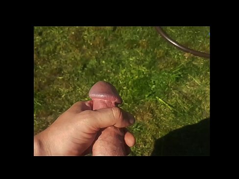 ❤️ Bidh hottie a 'faighinn a pussy pinc fucked agus cums le squirt ann an gàrradh samhraidh ️  Bhidio gnè  aig gd.milfnut-net.ru ❌️